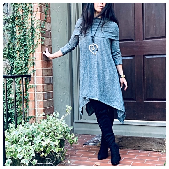 Asymmetrical swing off the shoulder cowlneck tunic - Picture 8 of 8